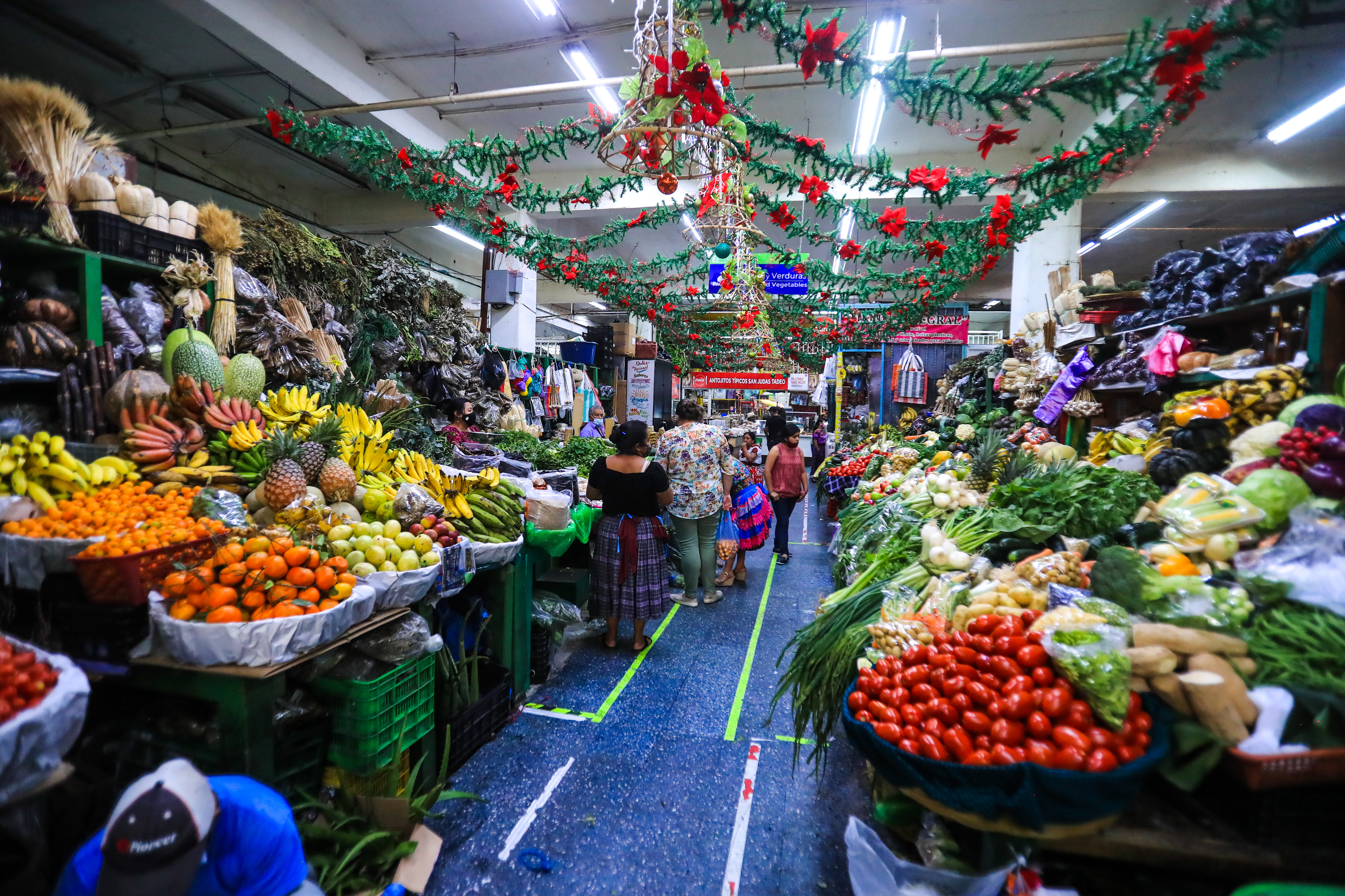 En diciembre del 2020 el INE realizó cambios en la metodología para calcular el costo de la Canasta Básica de Alimentos. (Foto Prensa Libre: Hemeroteca) 