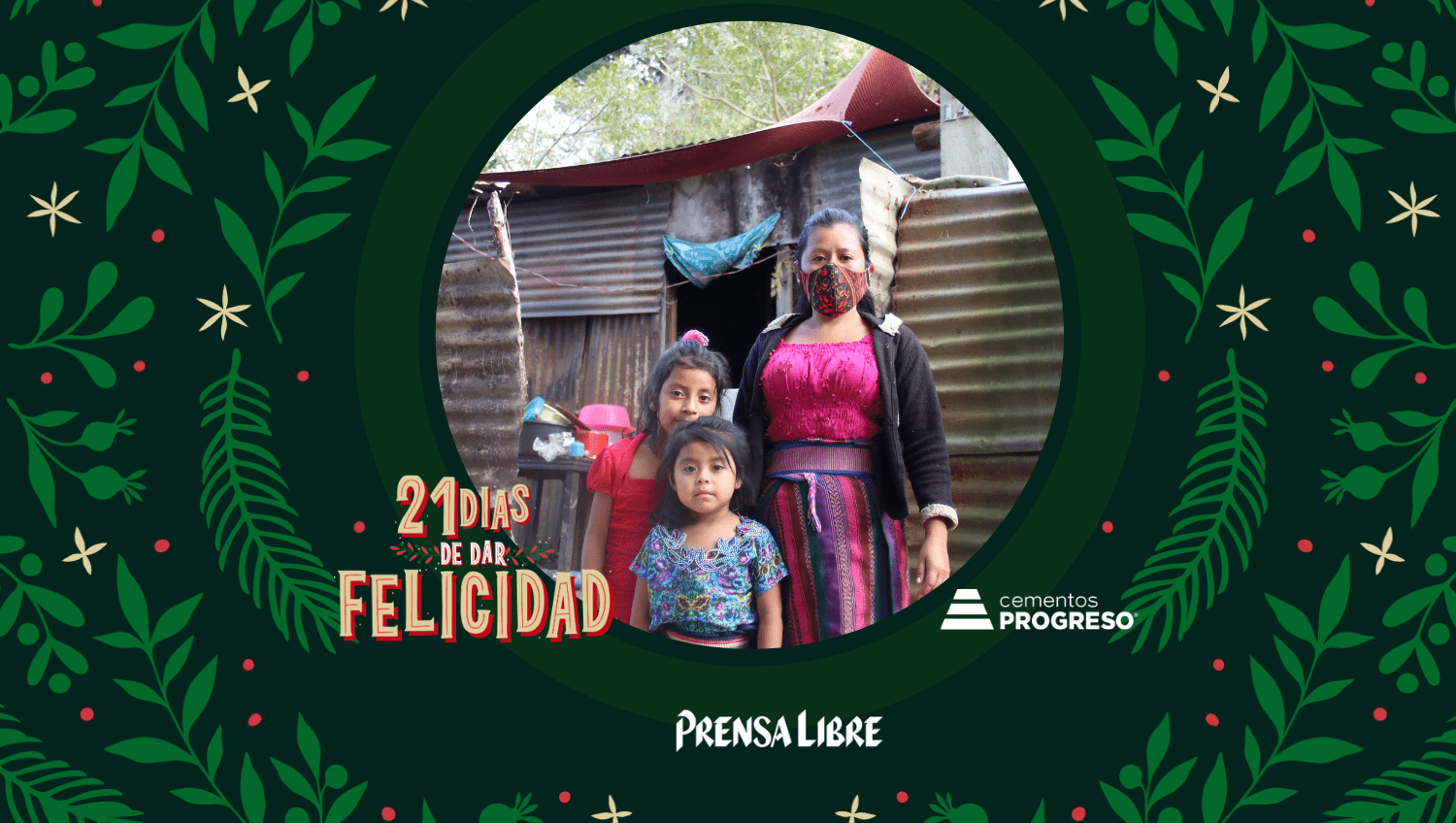 La Navidad llegó antes para Nancy Suret Soyos y sus dos hijas. (Foto Prensa Libre: Jorge Ovalle) 