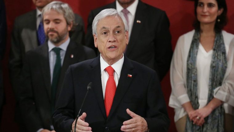 El presidente de Chile, Sebastián Piñera, en una actividad pública. (Foto Prensa Libre: EFE)