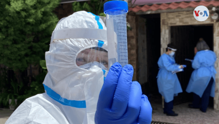 Autoridades de salud de Costa Rica aún no reportan ningún caso confirmado de reinfección por covid-19. (Foto Prensa Libre: VOA)