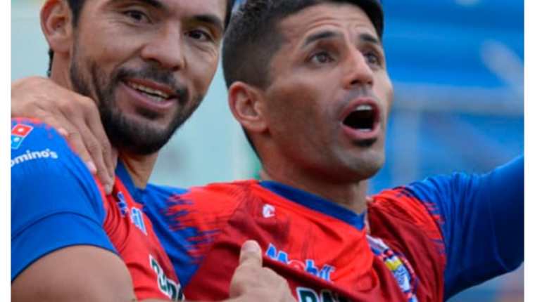 Wilber Pérez e Israel Silva anotaron los goles de la victoria ante Sanarate y que le dieron la clasificaciónón a Xelajú. Foto Prensa Libre: Club Xelajú MC,