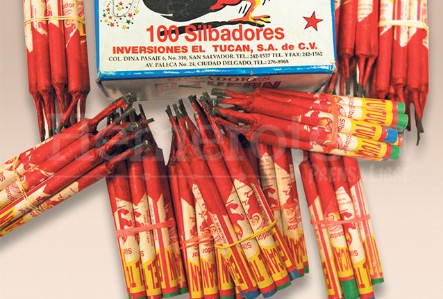 Los silbadores están prohibidos, en definitiva, desde 2007 en Guatemala. (Foto Prensa Libre: Hemeroteca) 