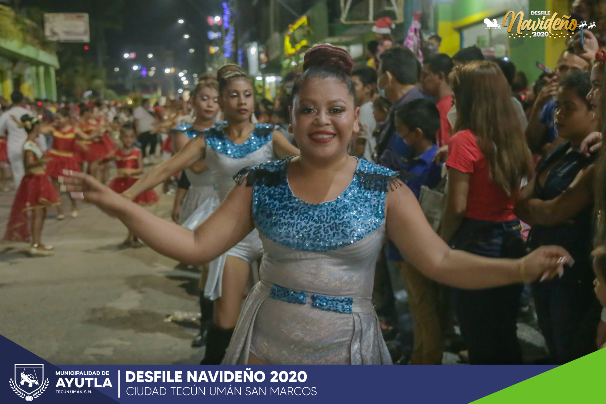 Ayutla fue una de las municipalidades que celebró un desfile navideño sin que la población guardara las medidas de prevención. (Foto: Hemeroteca PL)