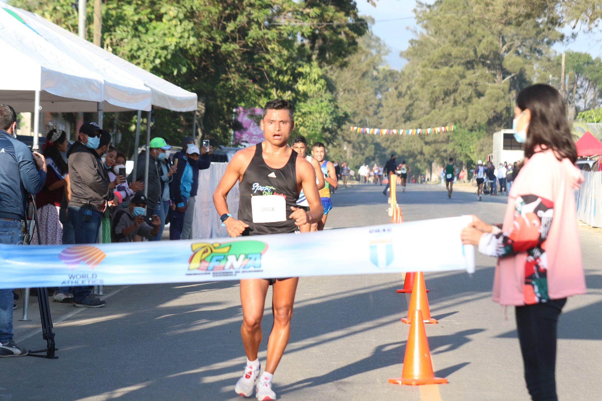 Erick Barrondo fue el ganador de la prueba masculina de 20 km de marcha en el Campeonato Internacional Preparatorio de Marcha que se celebró en San Jerónimo, Baja Verapaz. (Foto Prensa Libre: Cortesía COG)