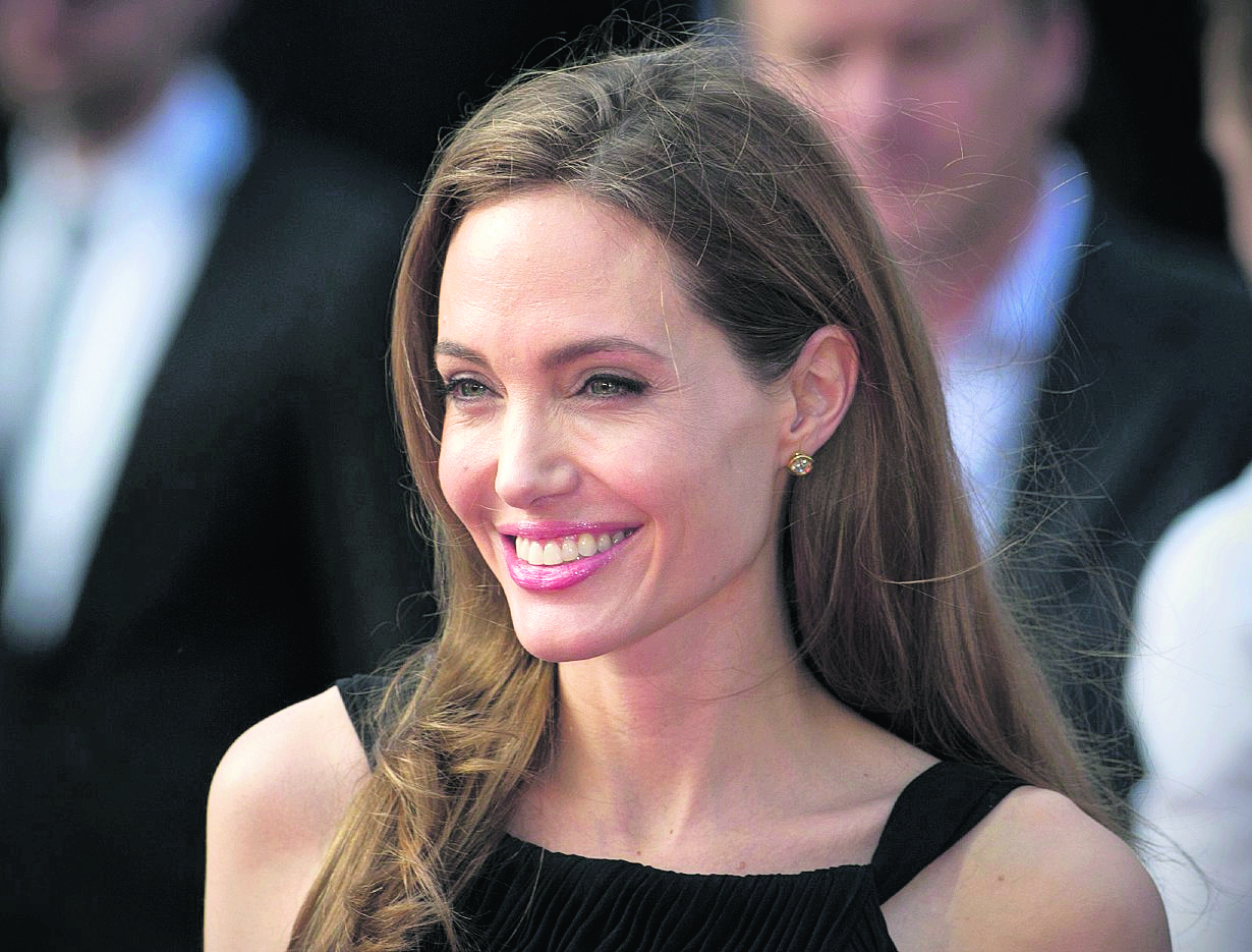 El caso de Angelina Jolie ha sido uno de los más conocidos porque decidió prevenir el cáncer quitándose los senos.  (Foto Prensa Libre: Carl Court/AFP).