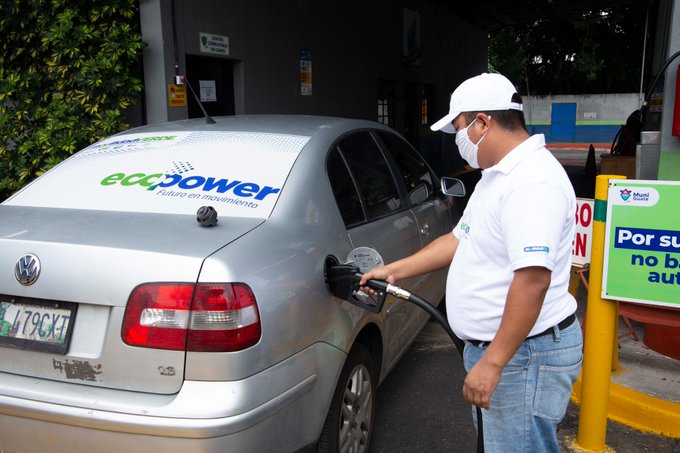 El plan piloto del 2020 se usaron mezclas con 5% y 10% de etanol en cada galón de gasolina.  (Foto, Prensa Libre: Hemeroteca PL).