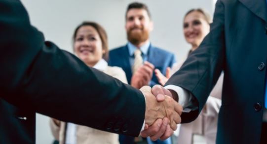 Actualmente la sociedad y la cadena de valor exigen comportamientos éticos dentro de las organizaciones. (Foto Prensa Libre: Shutterstock)