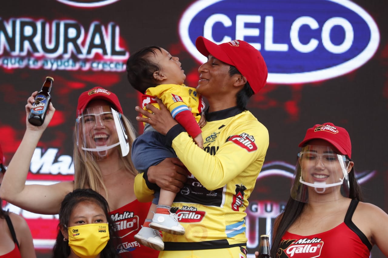 Mardoqueo Vásquez puede reclamar su título y su premio como campeón de la 60 Vuelta Ciclística a Guatemala sin ningún problema, pues no se encontró ningún resultado adverso en sus pruebas de dopaje. (Foto Prensa Libre: Esbin García)