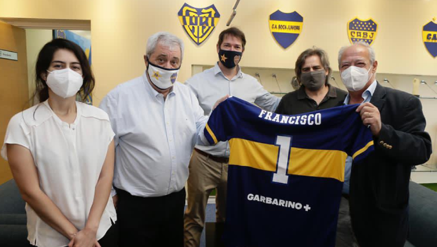 Papa Francisco se convierte en el Fan número 1 de Boca Juniors. (Foto Prensa Libre: Twitter)
