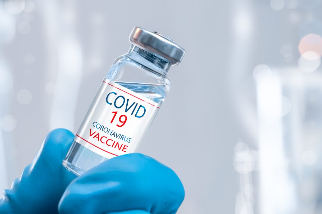 BID también ayudará a la distribución de la vacuna contra el covid-19. (Foto Prensa Libre: Shutterstock)