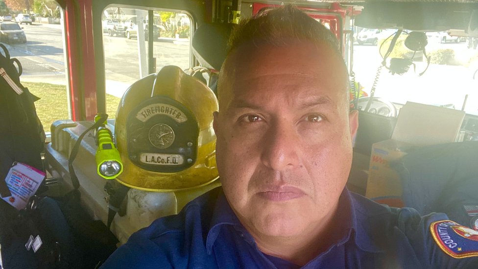 Humberto Agurcia es paramédico del departamento de bomberos del condado de Los Ángeles, California.