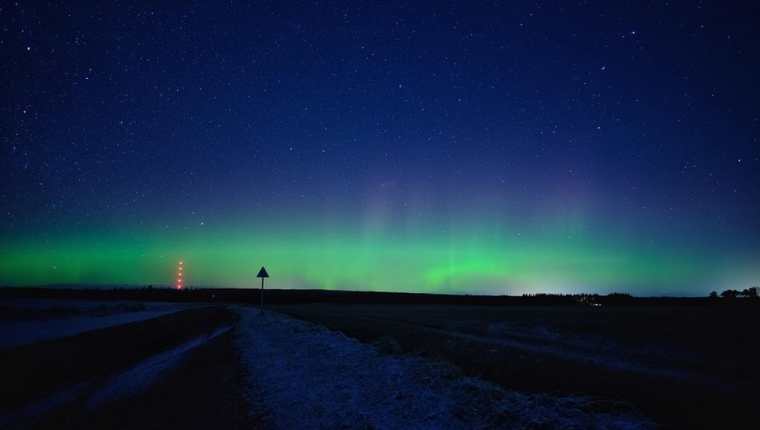 La aurora boral vista desde Munlochy, una pequeña localidad de Black Isle, en las Tietrras Altas de Escocia.