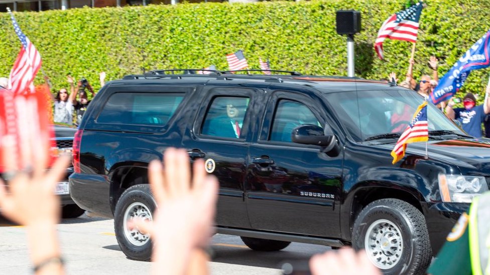 Tras dejar la presidencia el pasado 20 de enero, Donald Trump fue recibido por sus seguidores en Palm Beach.