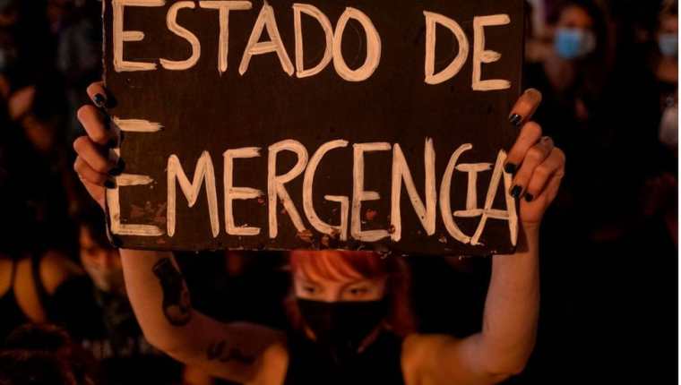 El estado de emergencia fue un reclamo por años de organizaciones feministas y grupos de la sociedad civil. AFP