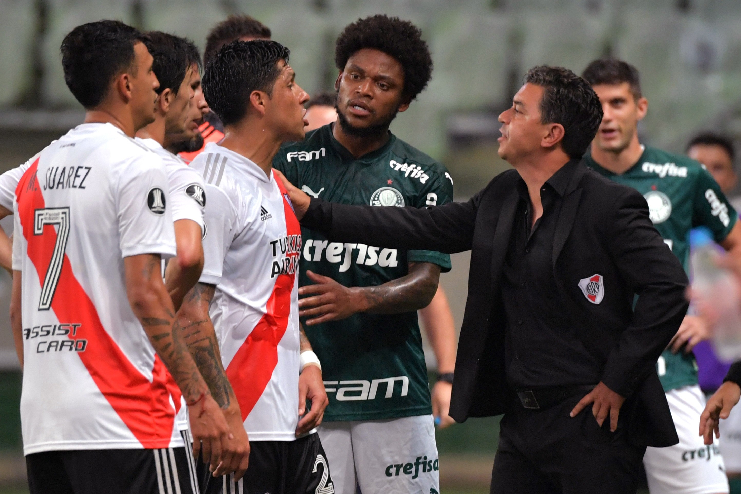 El entrenador de River Marcelo Gallardo no pudo llegar a su tercera final consecutiva en Copa Libertadores. Foto Prensa Libre: EFE.