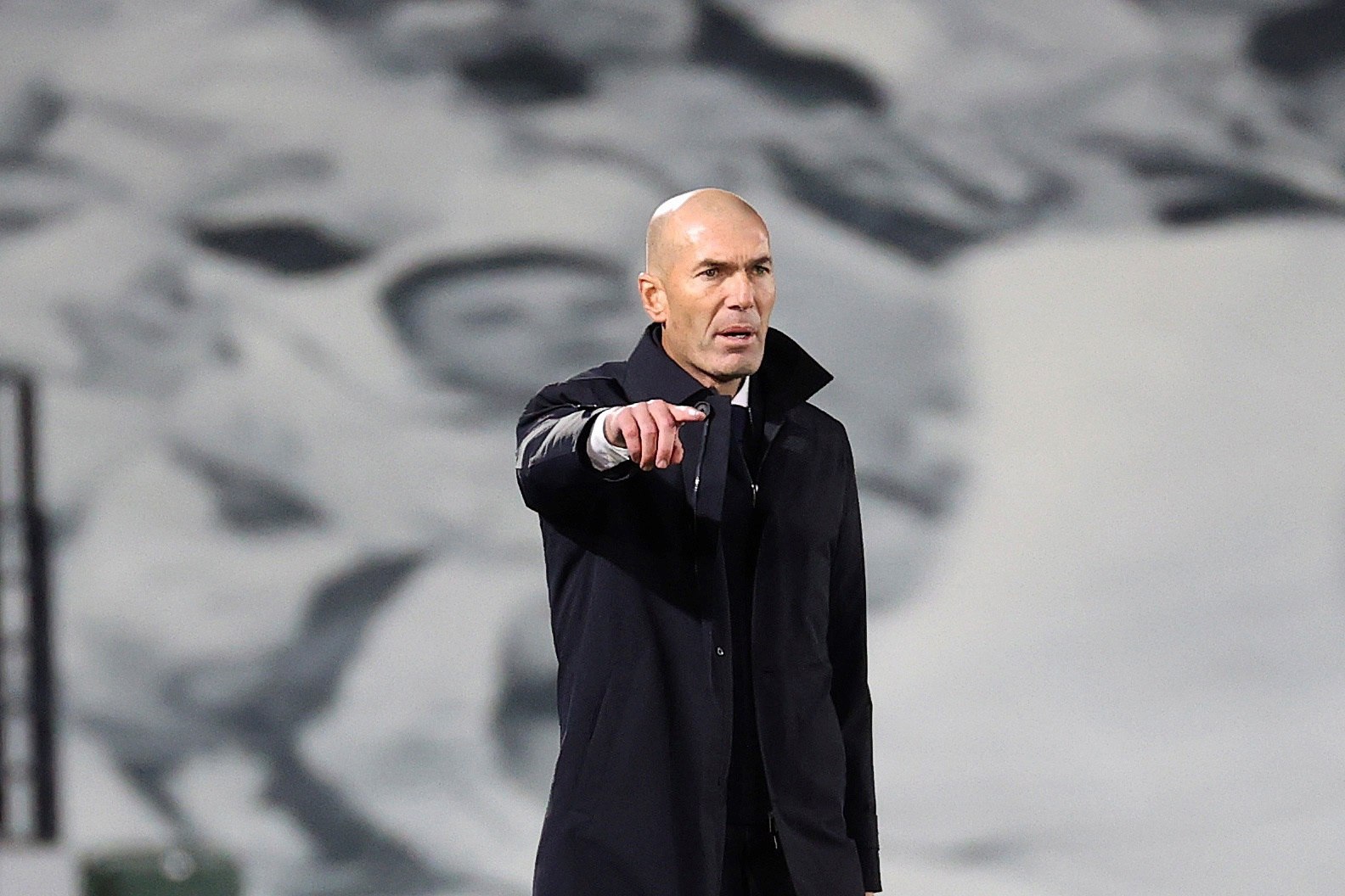 Zinedine Zidane dio positivo por covid-19 y se encuentra en recuperación. (Foto Prensa Libre: EFE)