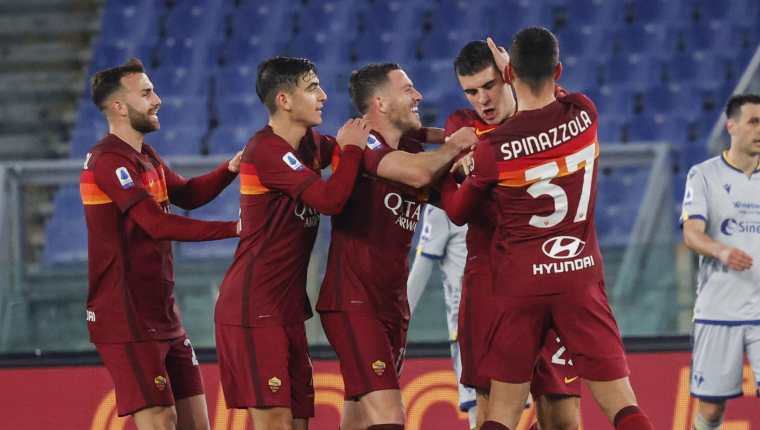 El Roma derrotó 3-1 al Hellas Verona y está en la tercera posición de la clasificación general de la Serie A. (Foto Prensa Libre: EFE)