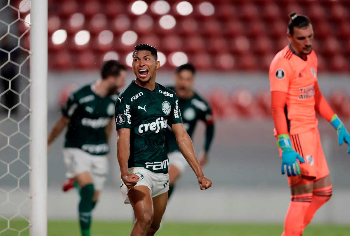 Palmeiras goleó 3-0 a River en Buenos Aires en ida de semifinales de Libertadores
