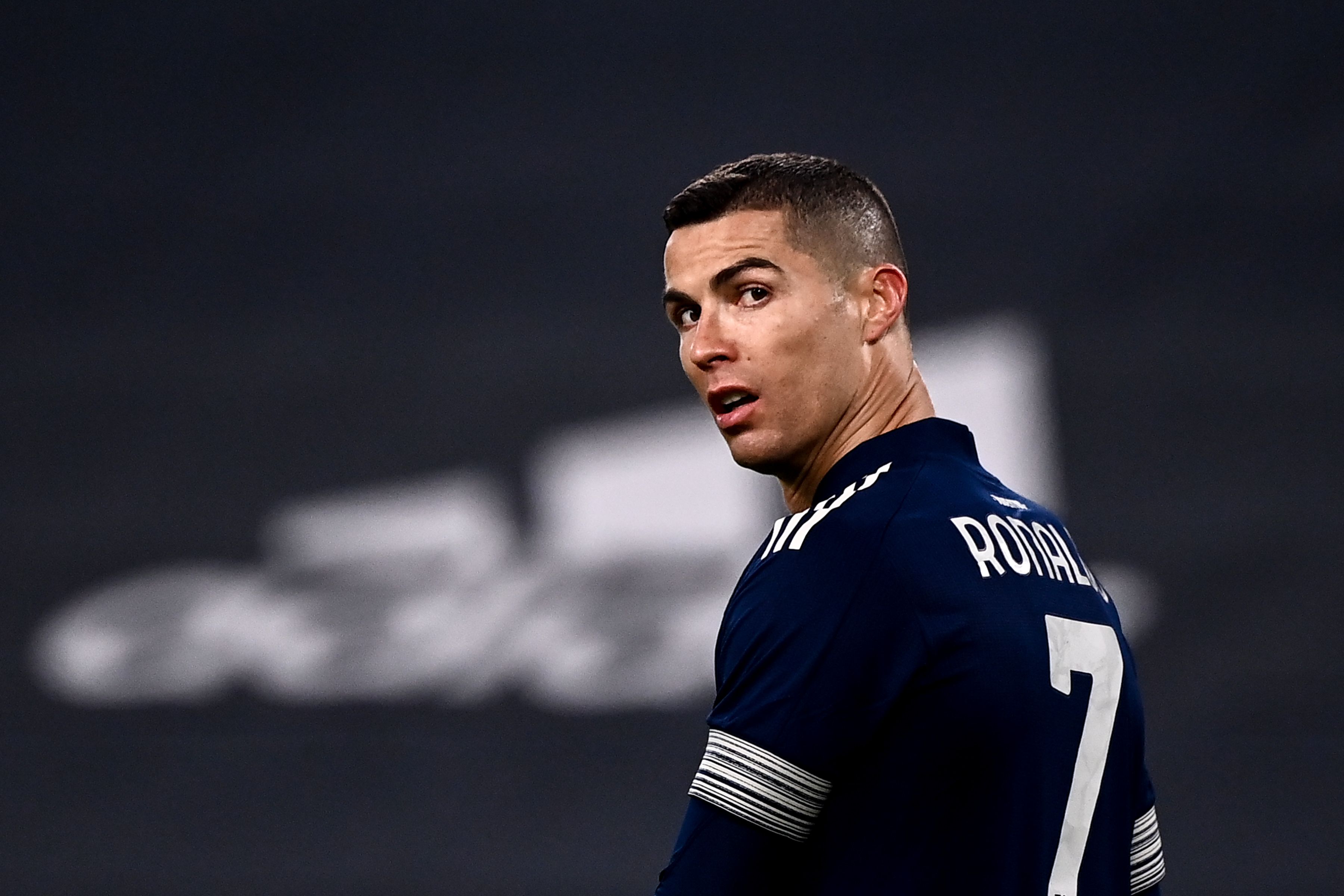 Cristiano Ronaldo lidera la tabla de goleo de la Serie A italiana, por arriba de otros artilleros como Lulaku e Ibrahimovic. (Foto Prensa Libre: AFP)