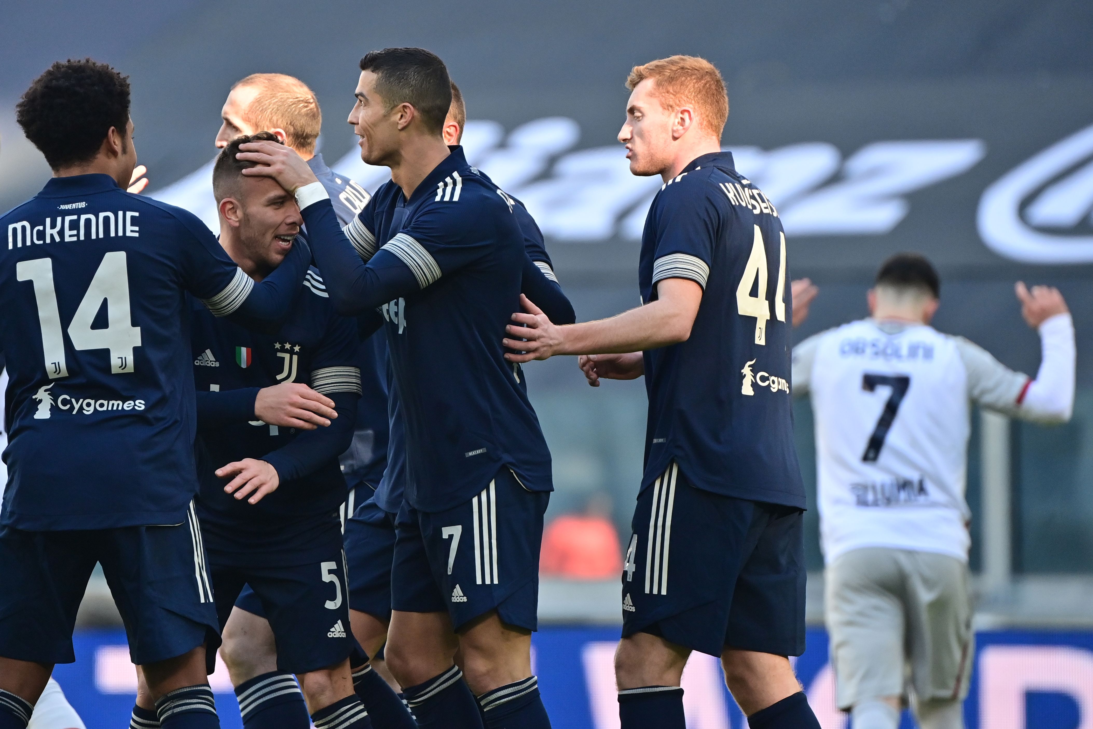 Juventus derrotó al Bolonia y logró acercarse tres puntos más al líder (Milan) y sublíder (Inter) de la Serie A. (Foto Prensa Libre: AFP)