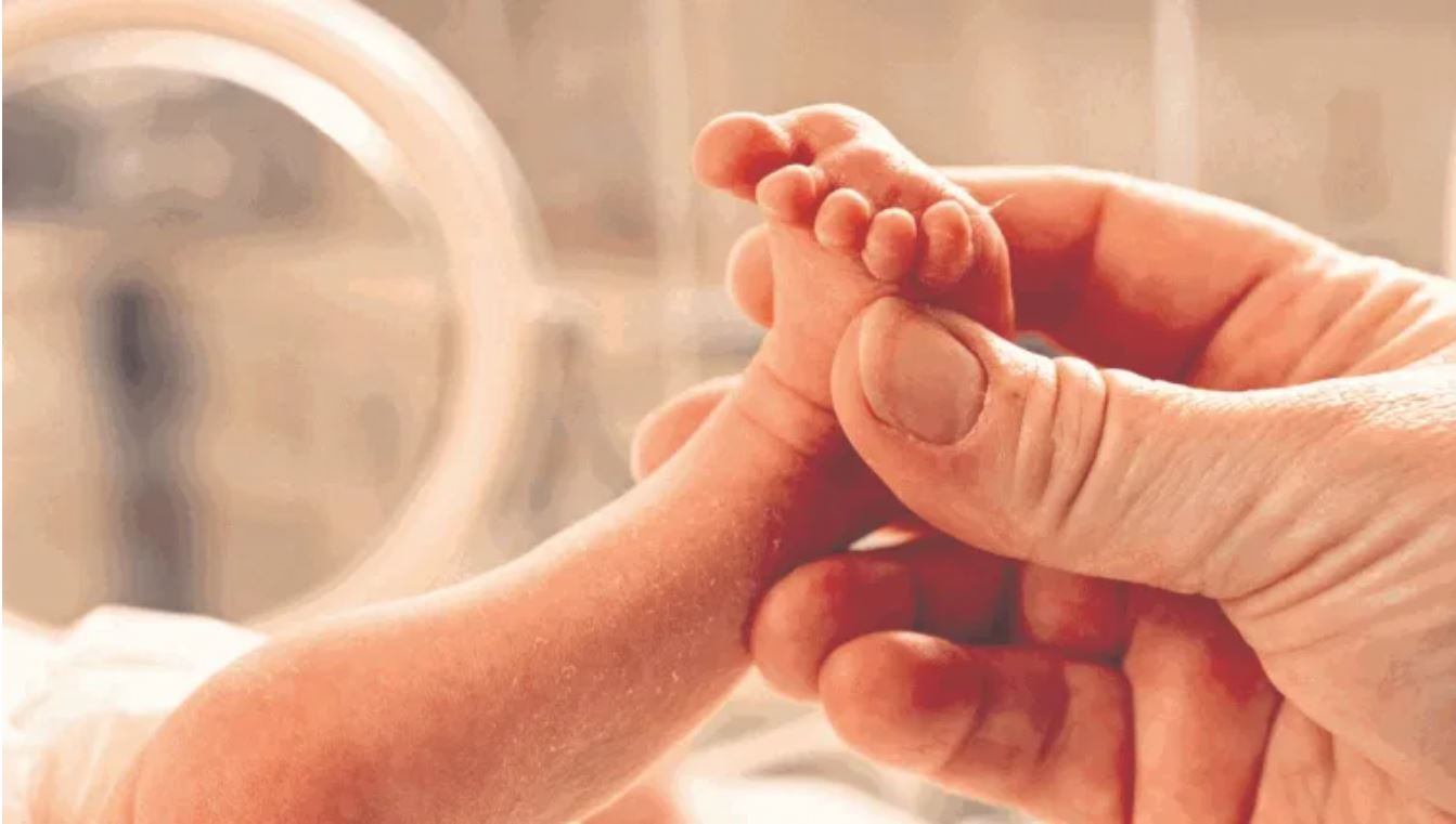 El pequeño Petru nació sano, pero se contagió de un hermano que era asintomático de coronavirus, en España. (Foto: Hemeroteca PL)
