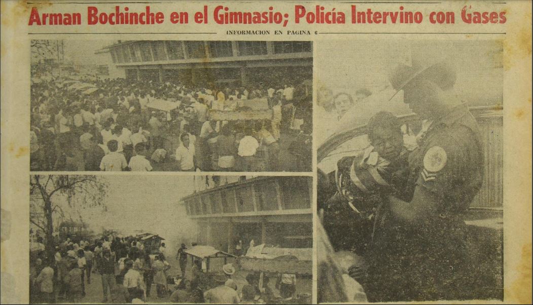 Aglomeración de personas provocó la falta de boletos para el torneo de lucha libre en 1972. (Foto Prensa Libre: Hemeroteca PL).