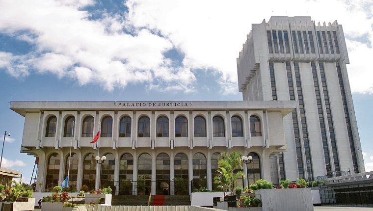 El requisito de la no afiliación política, eliminado por la CSJ, era indispensable para ser magistrado de la CC. (Foto: Hemeroteca PL)