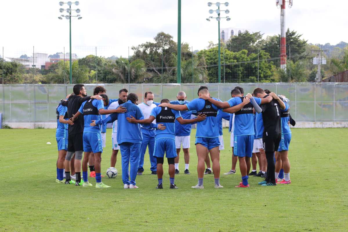La Selección Nacional de Guatemala se entrena a doble turno previo a enfrentar a Puerto Rico