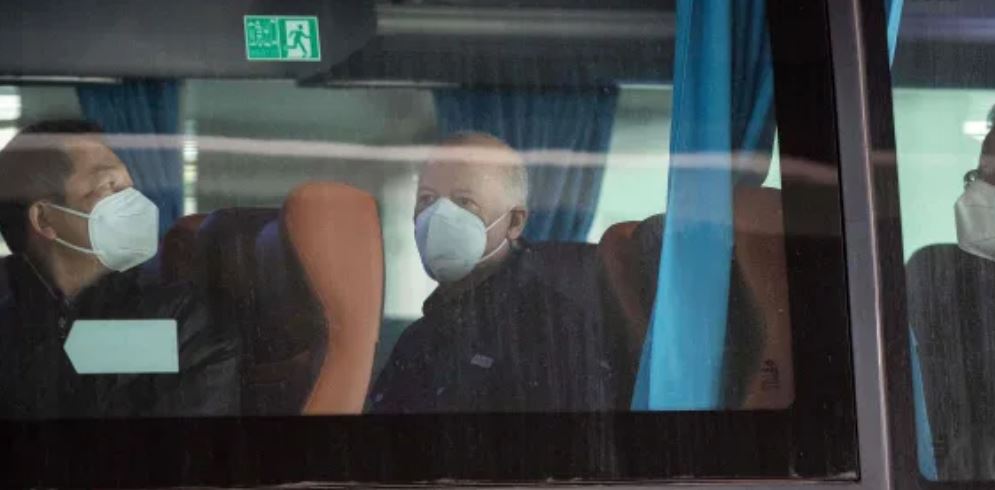 Un equipo de expertos de la OMS llega a Wuhan, China, para investigar los orígenes del coronavirus. (Foto Prensa Libre: AFP)