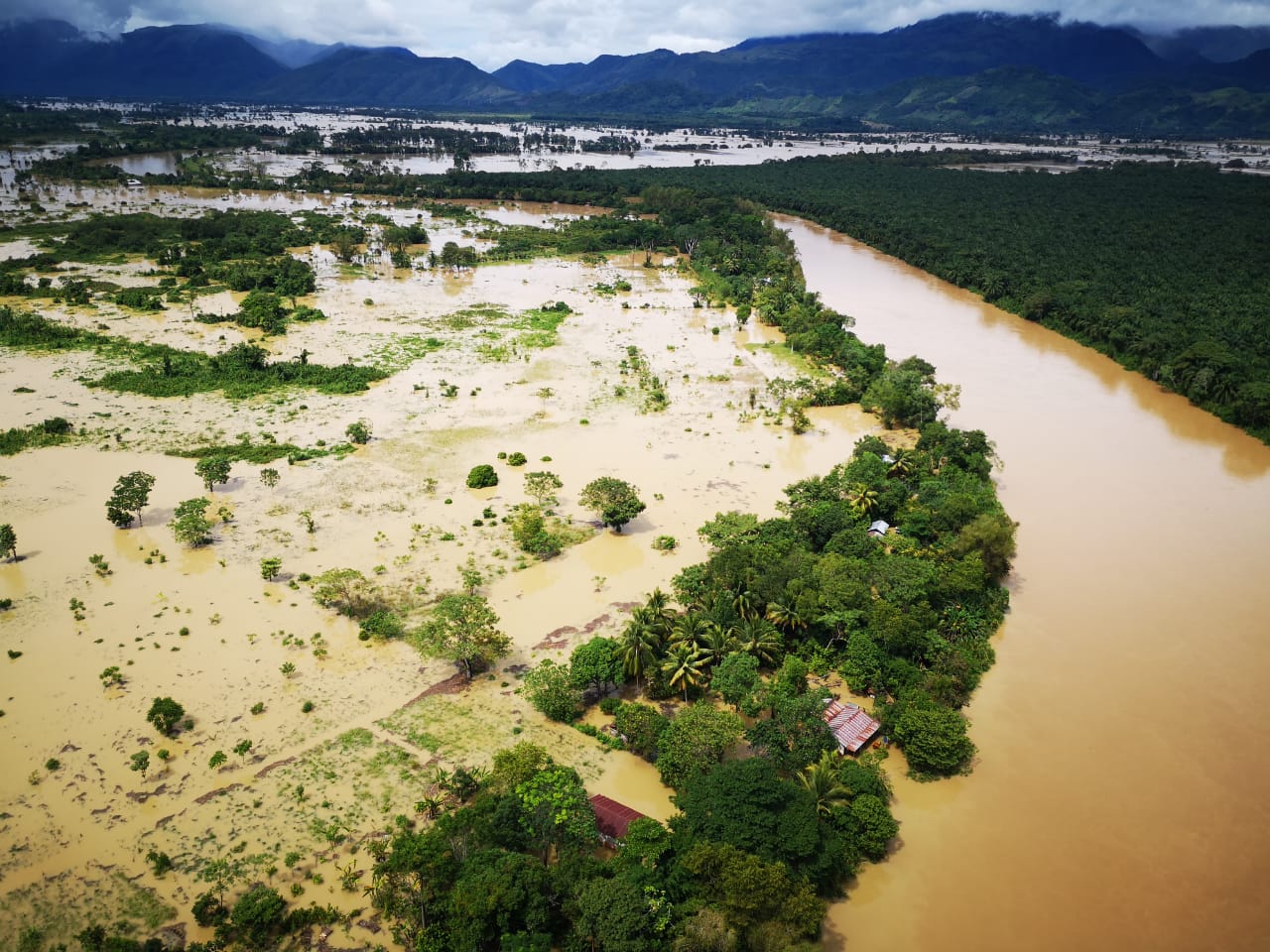 Las inundaciones y aumento de los caudales de los ríos en el área norte del país  por las tormentas impactaron en varias hidroeléctricas. Foto con fines ilustrativos. (Foto, Prensa Libre: Cortesía).