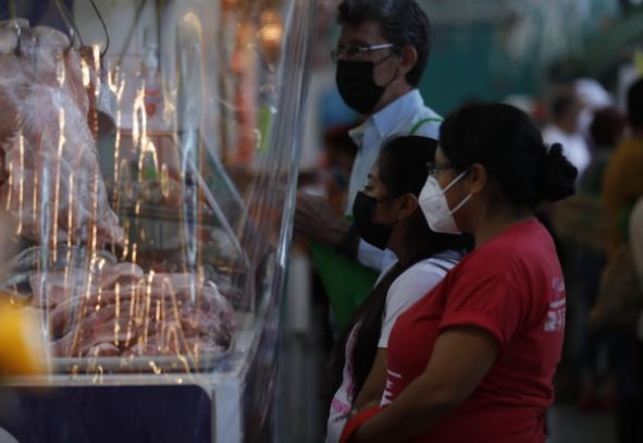 Salud ha insistido en mantener las medidas de prevención por el covid-19. (Foto Prensa Libre: Esbin García) 