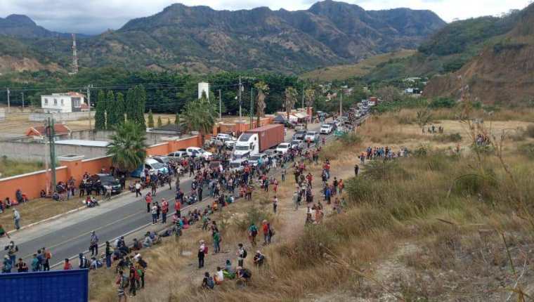 Miles de hondureños buscan llegar a EE. UU. para mejorar sus condiciones de vida. (Foto Prensa Libre: Migración)