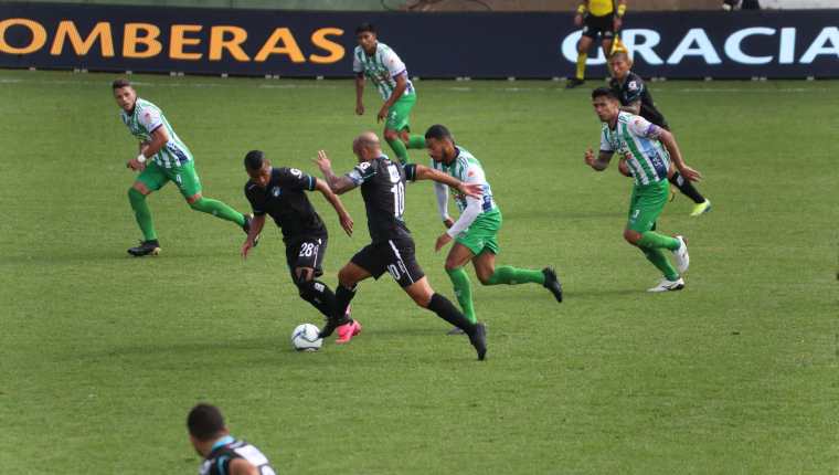 Antigua GFC y Comunicaciones empataron a cero en el juego de ida de cuartos de final del Torneo Apertura 2020. (Foto Prensa Libre: Érick Ávila)