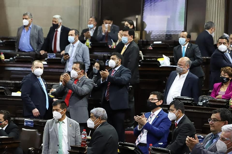 Diputados en una sesión de aprobación del presupuesto de 2021. (Foto: Hemeroteca PL)