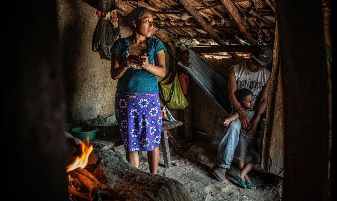 La crisis económica provocada por la pandemia agravó la situación de millones de familias que ya estaban viviendo en condiciones vulnerables. (Foto Prensa Libre: cortesía Oxfam / Pablo Tosco)