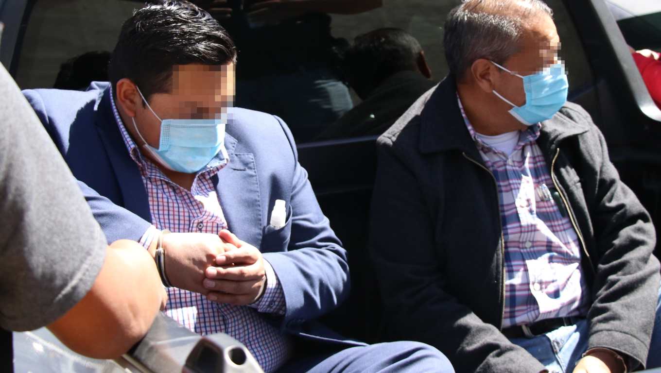 Marvin Joel Calijau Ramírez, gerente de la EEMQ, y a Óscar Humberto Chang Arreaga, subgerente de la institución, fueron capturados en Xela. (Foto Prensa Libre: HemerotecaPL)