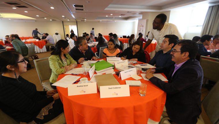 En el 2019 los talleres y cursos fueron presenciales. Este año serán por medios virtuales. (Foto, Prensa Libre: Hemeroteca PL).