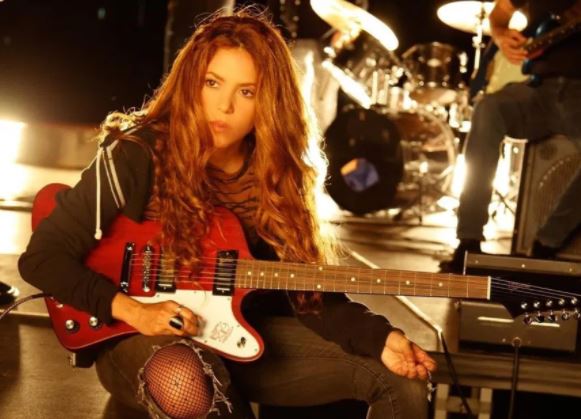 Shakira se suma a una larga lista de artistas que están vendiendo sus temas. (Foto Prensa Libre: EFE)