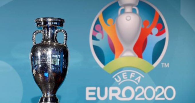 Es probable que la Eurocopa se lleve a cabo en un solo país y sin público. Foto Prensa Libre: AFP.
