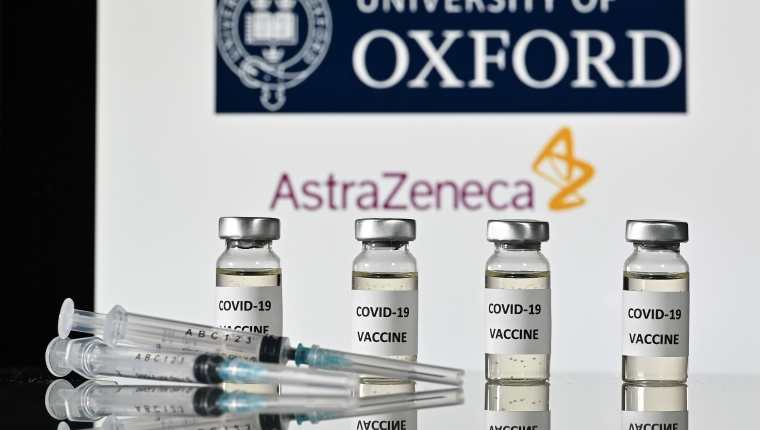 Las vacunas AstraZeneca que llegarán a Guatemala fueron adquiridas por el mecanismo Covax de la OMS. (Foto Prensa Libre: AFP).
