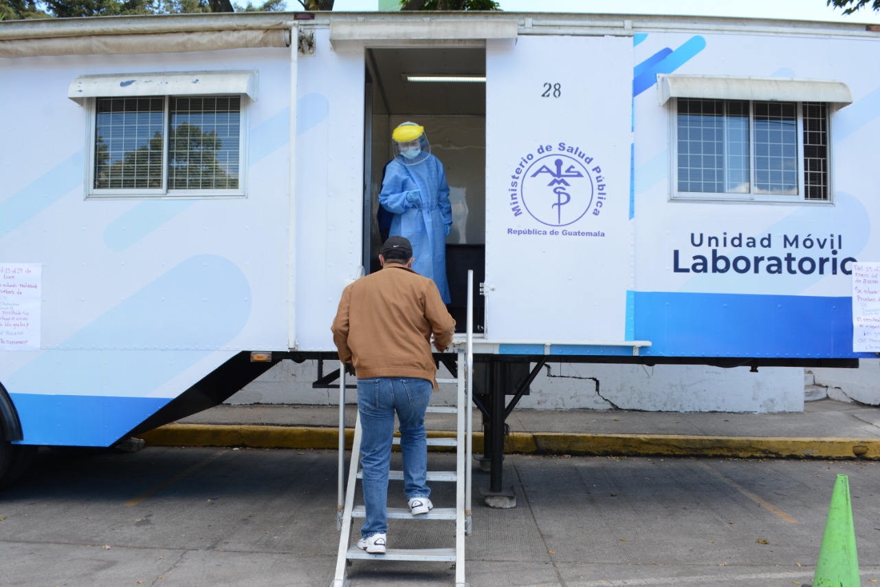 Personal médico sería el primero en recibir la vacuna contra el coronavirus en Guatemala. (Foto Prensa Libre: Ministerio de Salud)