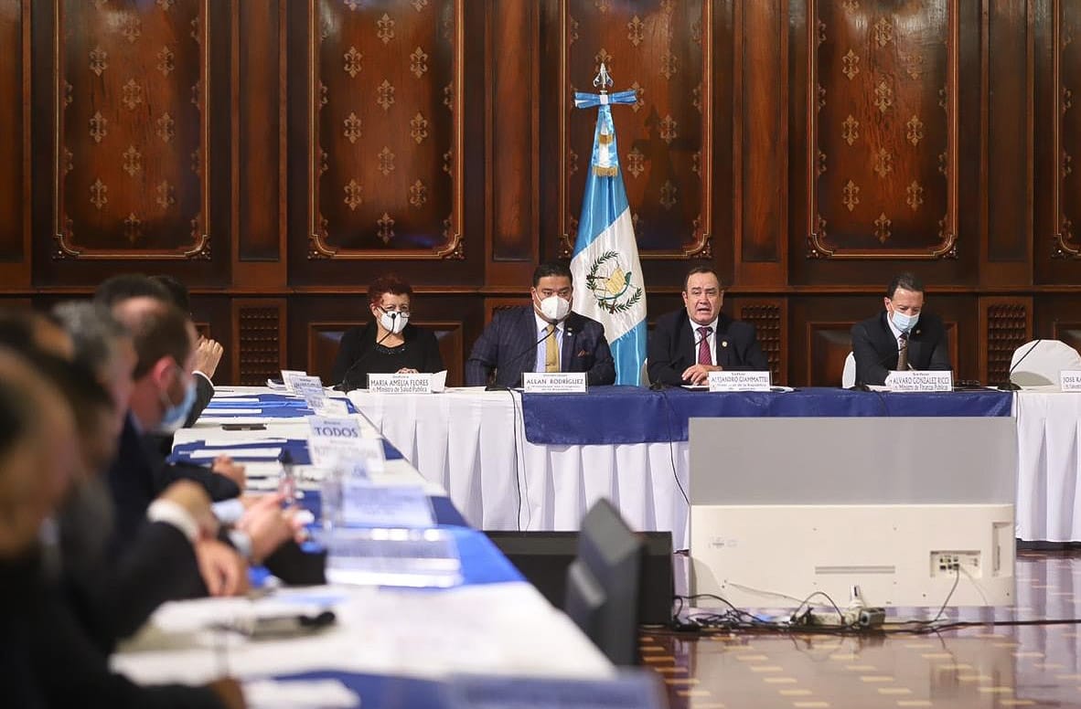 La iniciativa fue presentada por el presidente y sus ministros de Finanzas  y Salud. Fotografía: Congreso.