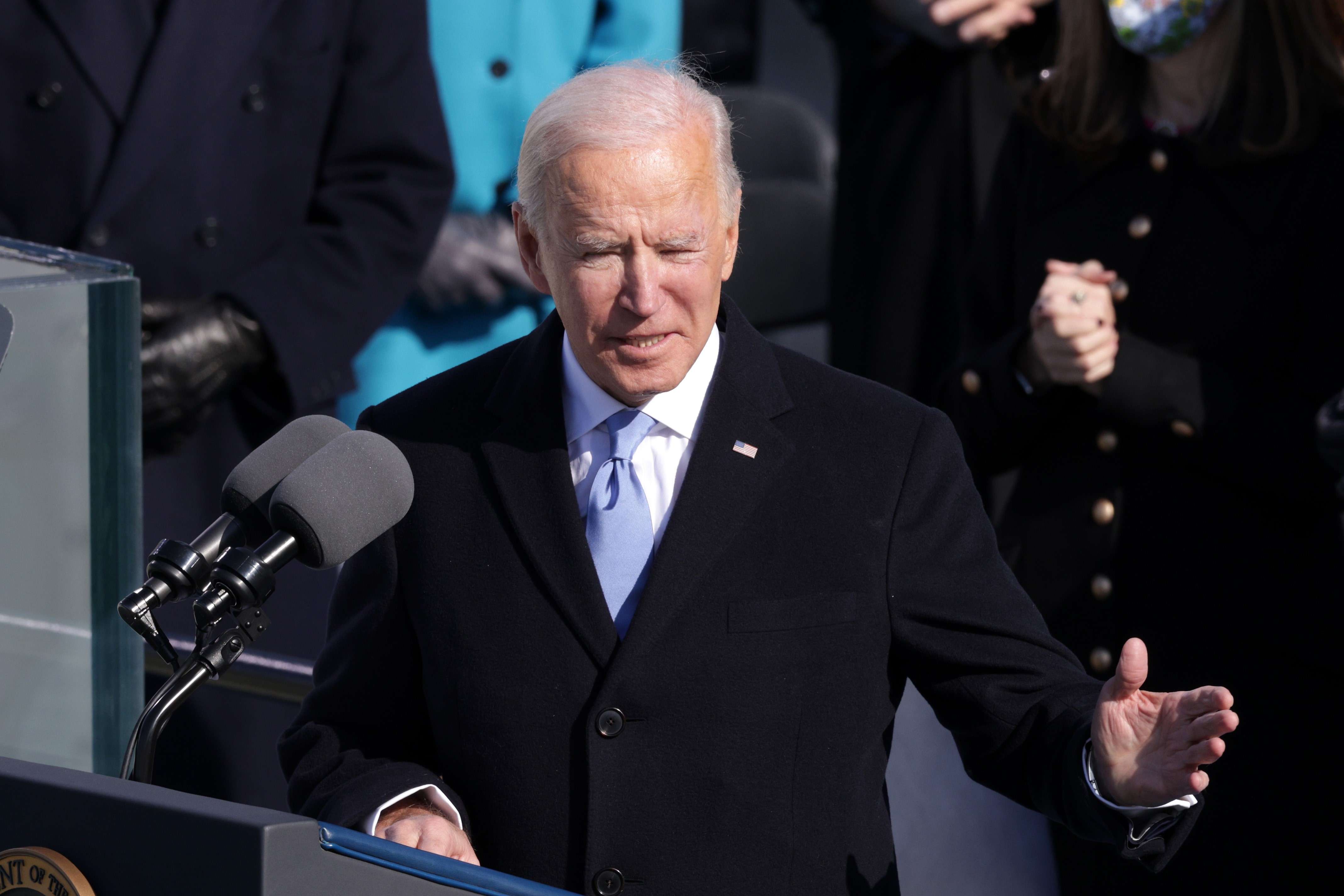 Biden ordena proteger a los "soñadores" y parar de construir muro con México. (Foto Prensa Libre: AFP)