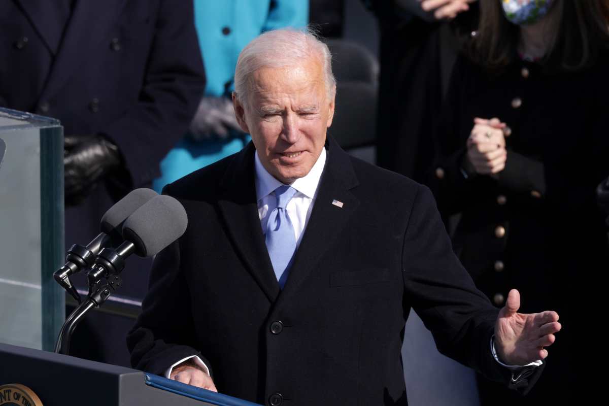 Biden cumple promesa y pide ciudadanía para indocumentados en su primer día