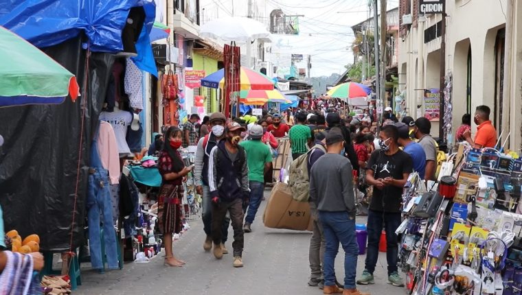 Los mercados deberán de cerrar ahora a las 17 horas, cuando antes debían hacerlo a las 14 horas, (Foto Prensa Libre: Hemeroteca PL)