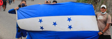Más de 9 mil hondureños recorren el país en búsqueda de llegar a Estados Unidos. (Foto Prensa Libre: Elmer Vargas) 