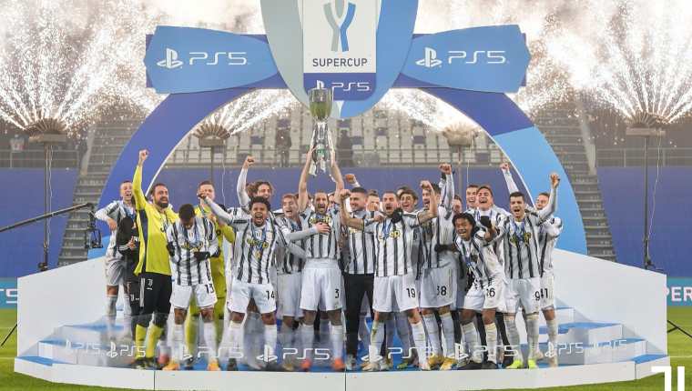 La Juventus de Turín se consagró en la Supercopa. (Foto Prensa Libre: Twitter Juventus)