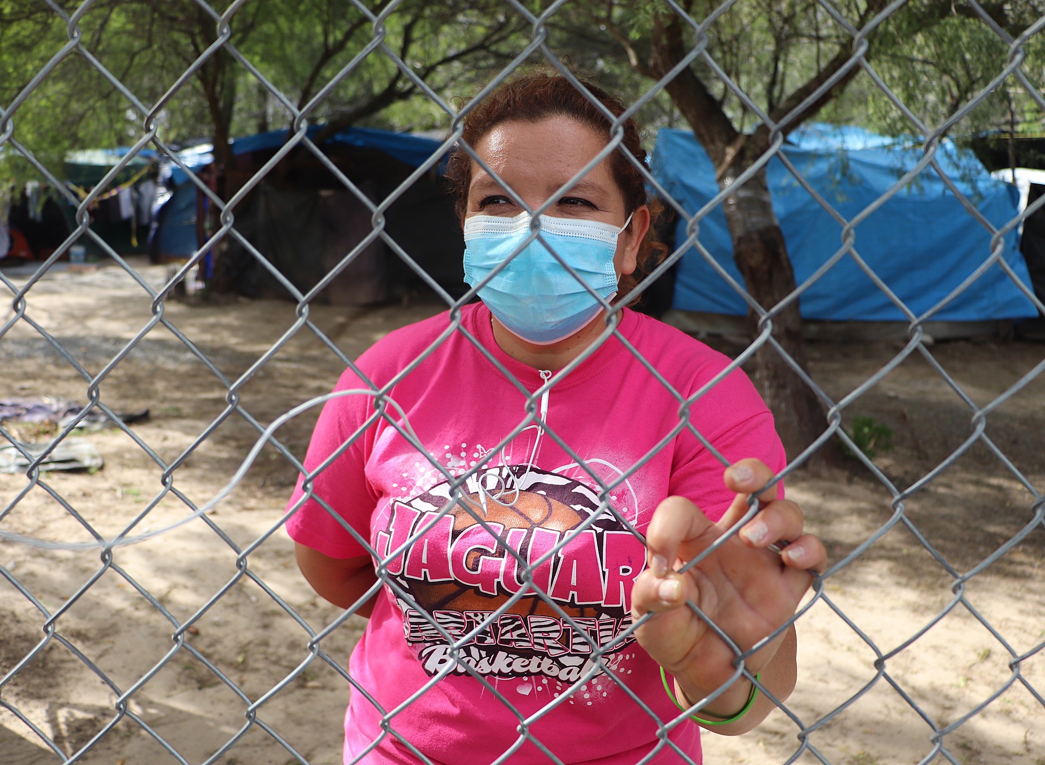 María Guadalupe es una guatemalteca que lleva un año y nueve meses en un campamento en Río Bravo, a la espera de que se resuelva su solicitud de asilo. (Foto Prensa Libre: EFE)