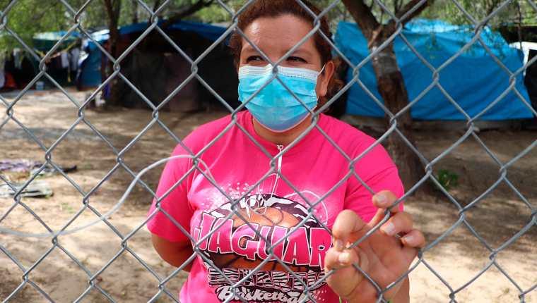 María Guadalupe es una guatemalteca que lleva un año y nueve meses en un campamento en Río Bravo, a la espera de que se resuelva su solicitud de asilo. (Foto Prensa Libre: EFE)