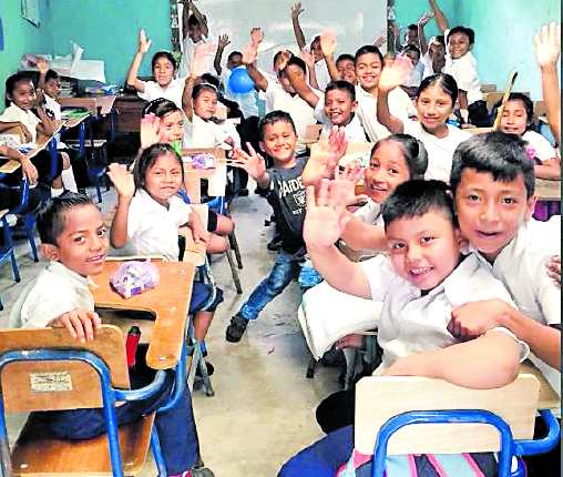 El presidente Alejandro Giammattei anunció que los niños en edad escolar serán evaluados en la escuelas para detectar casos de desnutrición. (Foto Prensa Libre: Hemeroteca PL)